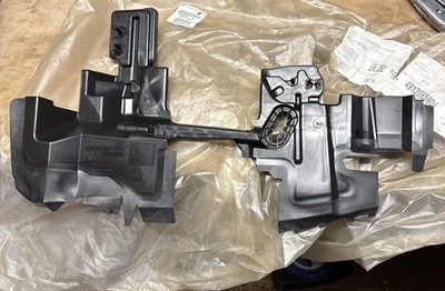 Jeep Avenger 2024 1.2 Petrol Turbo Radiator Shroud Air Guide 522267870 /52207656 - Image 1 of 4