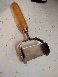 Vintage Pasta Tortellini Schneider Inox Holzgriff - Bild 1 von 6