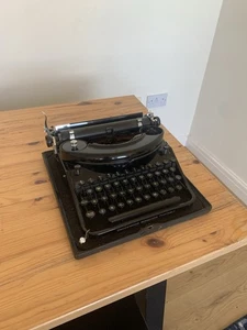 Underwood Noiseless Portable Typewriter - Picture 1 of 1