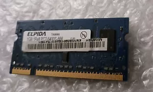 Elpida 1GB PC2-6400S-666 DDR2 EBE11UE6ACUA-8G-E 800MHZ Laptop Sodimm Memory - Picture 1 of 2