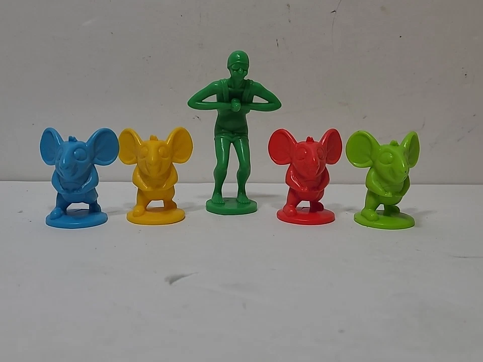 Mouse Trap Board Game 2016 Replacement Pieces Parts 4 Mice Tokens and Diver - Image 1 of 1