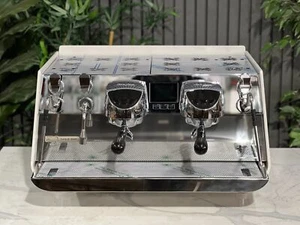 VICTORIA ARDUINO EAGLE ONE 2 GROUP BRAND NEW ESPRESSO COFFEE MACHINE WHITE - Picture 1 of 12