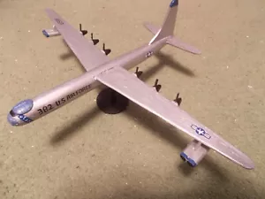 Built 1/200: American CONVAIR B-36J PEACEMAKER Bomber Aircraft USAF - Picture 1 of 1