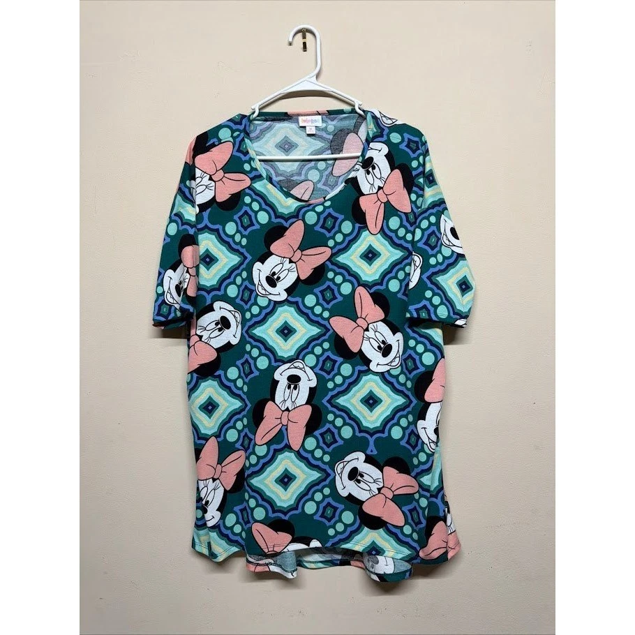 LuLaRoe Disney Minnie Mouse V Neck Short Sleeve Top Green M Casual Fun Womens - Image 1 of 4