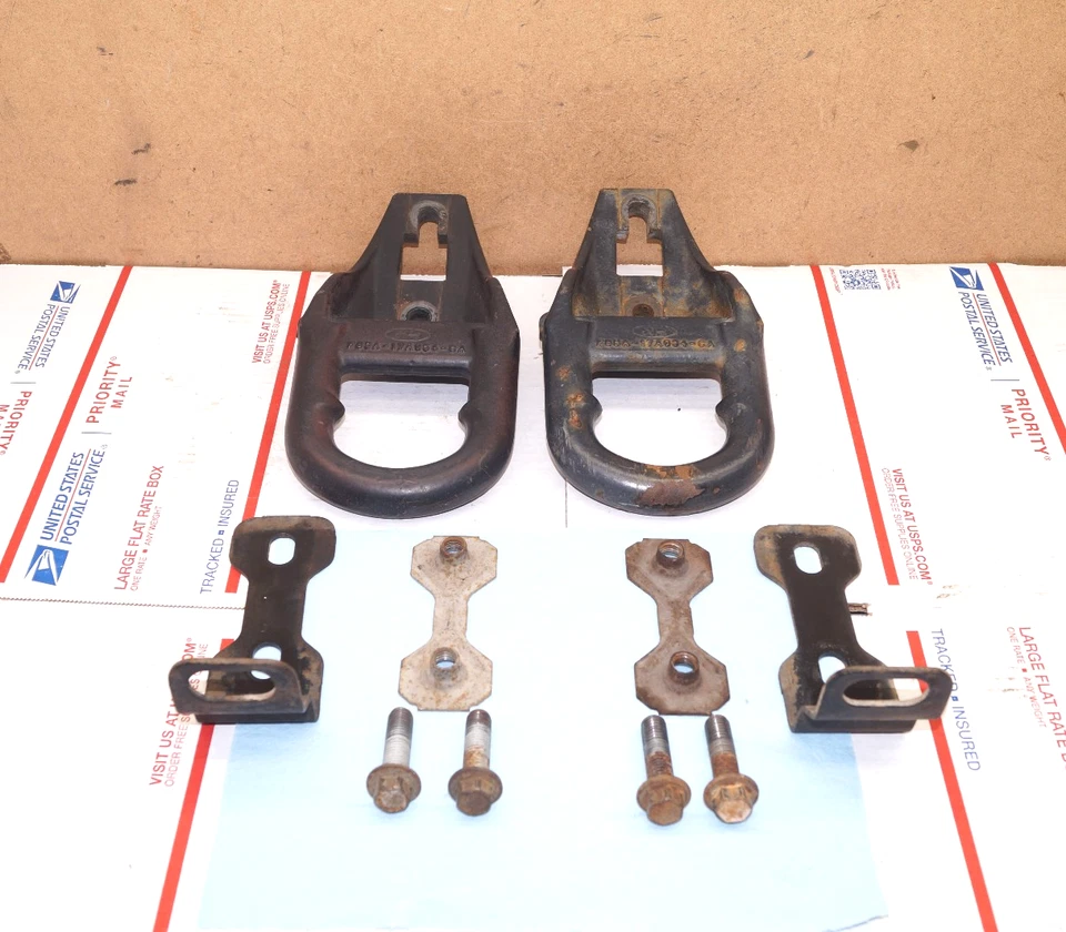 01-05 Juego de ganchos de remolque delanteros Ford Explorer Sport Trac par con pernos y soportes OEM Foto 1 de 4