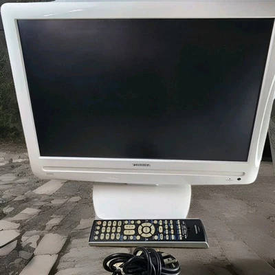Toshiba 19AV51U 19" 720p TV Flatscreen Monitor HDMI 60hz & Remote RV Dorm Kids  - Image 1 of 4