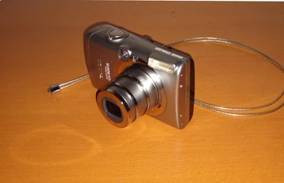 Digigalkamera Canon Ixus 800 IS 6.0 MP Silber getestet TOP - Bild 1 von 4