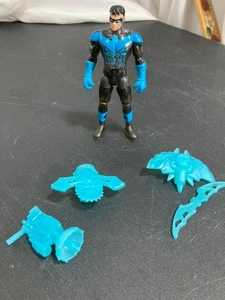 Spin Master Bat-Tech Nightwing 4" Actionfigur mit Zubehör - Bild 1 von 5