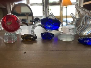 Lot of 3 Art Glass Fish Angel Fish Paperweight And 5 Mini Glass Pieces - Picture 1 of 7