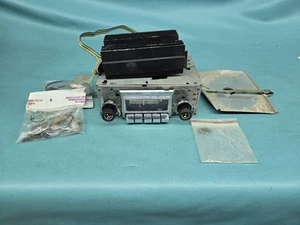 MUY BONITO 72 73 74 75 76 CORVETTE ESTÉREO RADIO AM FM Y AMPLIFICADOR U58 AMFM - Imagen 1 de 15