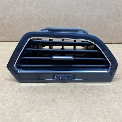 2018-2024 VOLKSWAGEN TIGUAN Dash Right Passenger Side Air Vent Grille OEM — 第 1/4 张图片