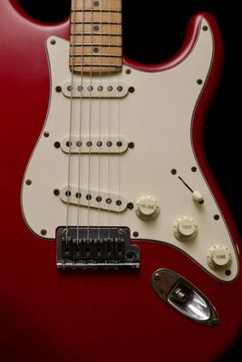 1992 Fender Stratocaster Made in USA Red Maple neck - Image 1 of 4