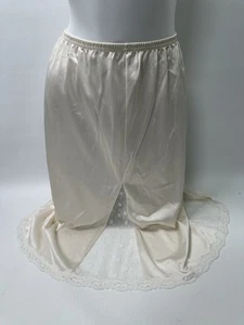 Vintage Vanity Fair Half Slip Antron III Nylon 22”Length Lace Slit Trim Sz L - Picture 1 of 9