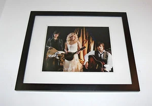 JSA THE BAND PERRY Signed Autographed FRAMED 11x14 Photo! Kimberly & Reid Perry - Picture 1 of 2