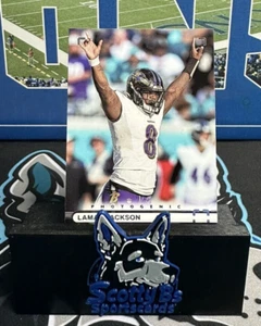 Panini Chronicles Photogenic 2022 #PH-3 - Lamar Jackson - Baltimore Ravens - Imagen 1 de 3
