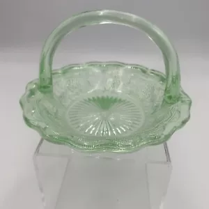 Schöne 5 1/2 grüne Glas Korb Schale mit Trauben Design Westmore Woolworth - Bild 1 von 5