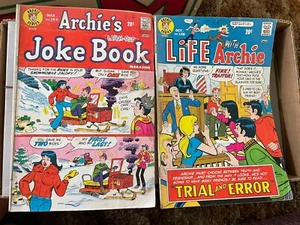 2 COMICS - LIFE WITH ARCHIE #138 1973 & ARCHIE'S JOKE BOOK #194 - F - Picture 1 of 2