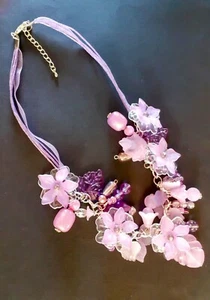 FLORAL NECKLACE STATEMENT LUCITE/GLASS BEADS ADJUSTABLE LILAC MIX HAND THREADED - Picture 1 of 1