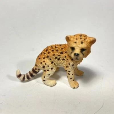 Estatueta Schleich filhote de chita gato 1,5" x 2" 2015 - Imagem 1 de 4