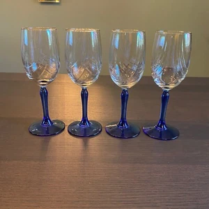 Vintage Kristall Wein 4 Gläser Kobaltblau Stiel Goldrand - Bild 1 von 5