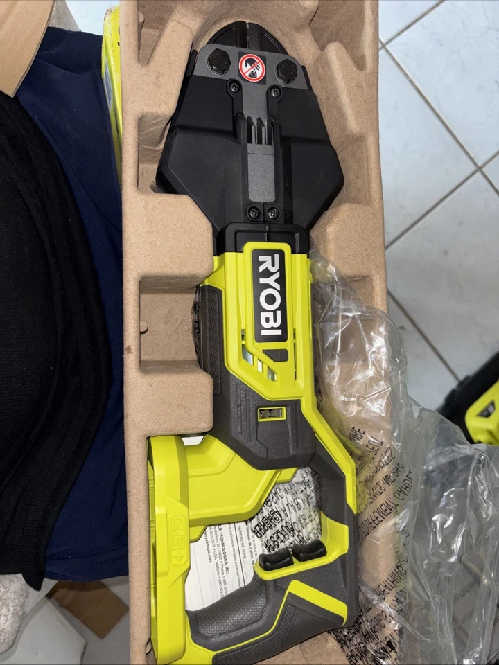 Ryobi Bolt Cutter P592 - Image 1 of 1