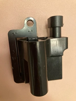 Square Ignition Coil UF271/UF-271 For Chevy GMC 4.8L 5.3L 6.0L 8.1L Pack 8 - Image 1 of 4