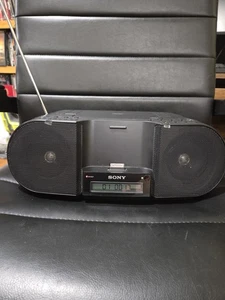 Sony CD Player ZS-S3iP AM/FM CD Personal Audio System iPhone iPod Dock - Picture 1 of 15