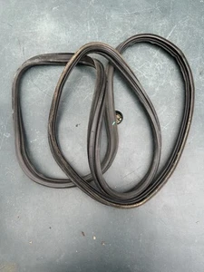 99-00 HONDA CIVIC REAR BACK TRUNK WEATHER STRIP SEAL RUBBER OEM SEDAN - Picture 1 of 5