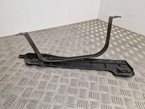 Soporte de depósito de combustible ŠKODA OCTAVIA III Combi 5E5 5WA201656 1.97 diésel 30680620 - Imagen 1 de 10