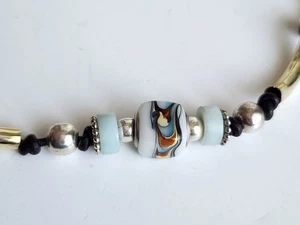 Collana Corda Perline Metallo Ciondolo Cubo Artigianale Vintage - Foto 1 di 5