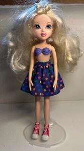 MOXIE GIRLZ DOLL : 2009 TM MGA BLONDE  DOLL WITH OUTFIT - Picture 1 of 4