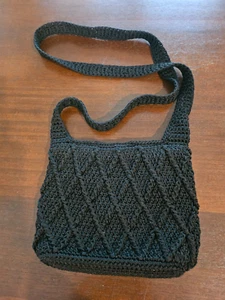 Bolso de Hombro The Sak Crochet Negro Pequeño Correas Largas Tamaño Perfecto - Imagen 1 de 5