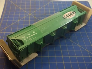 Weaver #2053 ACF Centerflow Covered Hopper Car New York Central #885904 - Picture 1 of 12