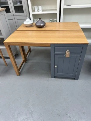 single pedestal desk - Image 1 of 4