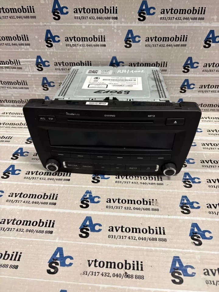1Z0035161N Skoda Octavia 2011 CD Radio - Bild 1 von 3