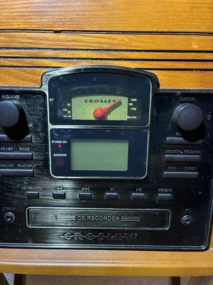 Crosley Rochester CR 5.  Cd, Cass, Am/Fm turntable wooden music box! - Image 1 of 4