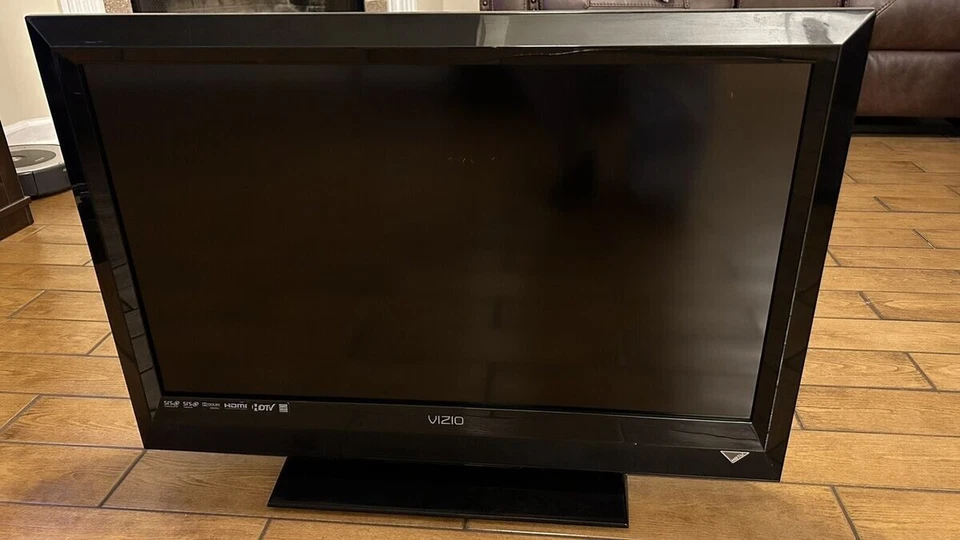 Vizio E320VL Black Wired 32" Full Array LCD TV 1080P NEEDS POWER CORD - Image 1 of 1