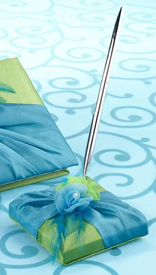 Almohada de anillo azul y verde Lillian Rose, libro de visitas, cesta de flores, juego de bolígrafos 820 Foto 1 de 4