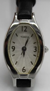 Timex Analog Quarz Armbanduhr silberfarben schwarz Lederband gereinigt oval clea - Bild 1 von 12
