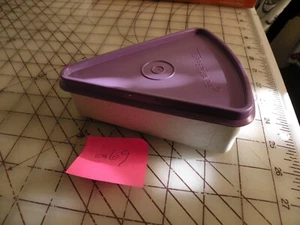 Tupperware Single Pie Slice Keeper Speckled 269 Purple Lid Seal 268 - Picture 1 of 5