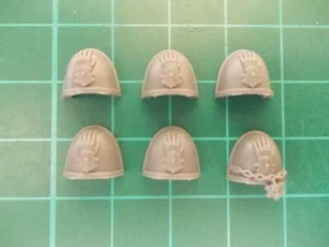 Warhammer 40K - 6 Iron hands Primaris space marine Shoulder pads - 40k bits - Picture 1 of 1
