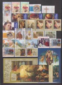 VATICAN 2005 COMPLETE YEAR SET WITH BOOKLET MINT NEVER HINGED MNH SEE PICTURE - Picture 1 of 1