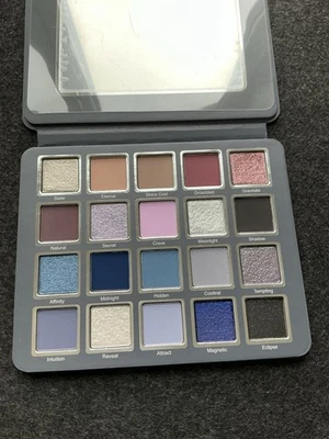 Cosmic Brushes: Cooltrals Palette Neu Ovp, Lidschattenpalette Indie Eyeshadow - Bild 1 von 4