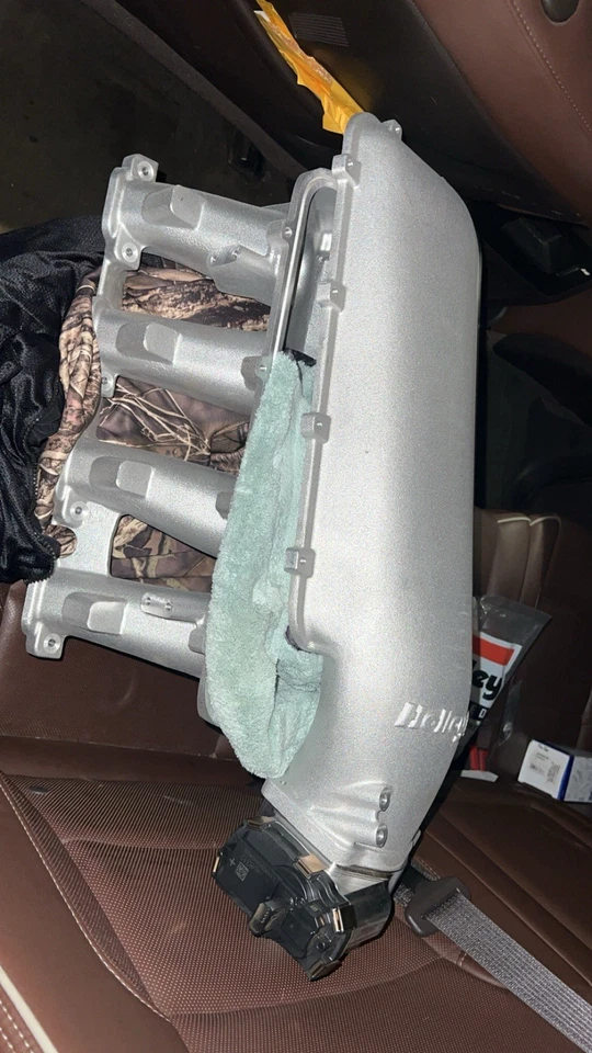 雪佛兰 LT V8 Gen V 6.2 L86 Holley Hi-Ram EFI 进气歧管 — 第 1/2 张图片