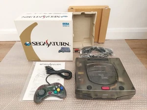 Console limitata Sega Saturn Clear Skeleton Black - con scatola - NTSC J - Stock Regno Unito - Foto 1 di 24