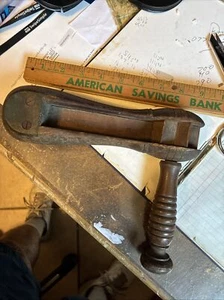 Antique Solid Wood Clacker Red Noise Maker - Picture 1 of 4