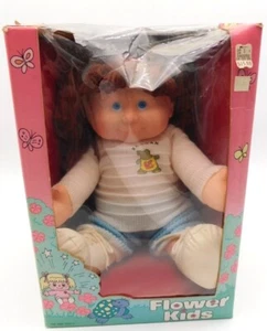 Muñeca vintage marca flor niños marca caja azul en caja 1983 hecha en Hong Kong - Imagen 1 de 8