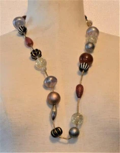 Vintage Tonalità Argento Rosso Arte Forma Palline 28 " Collana Aperto Chiusura - Foto 1 di 3