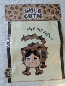Autentica borsa a tracolla Pop Mart Crybaby serie Wild But Cutie - Foto 1 di 8