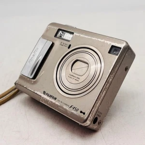FUJIFILM FinePix F450 Silver 5.2MP 3.4x Zoom Compact Digital Camera Japan Tested - Picture 1 of 9
